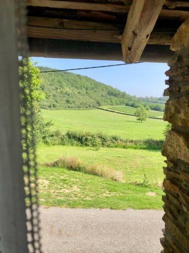 Characterful 3-bed House In Saint-ythaire