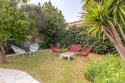 Bright House With Terrace And Garden