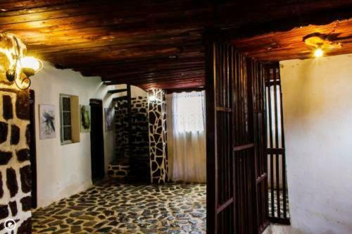 Hostel Edward Lear 1848