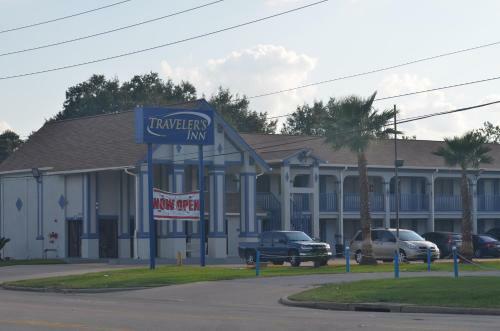 Motel Travelers Inn & Suites