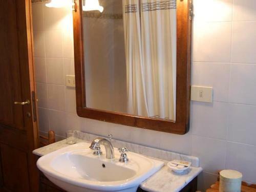 Tranquil Holiday Home In San Casciano Dei Bagni With Pool
