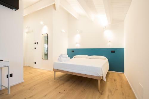 Hostal Acquapazza Restaurant & Room