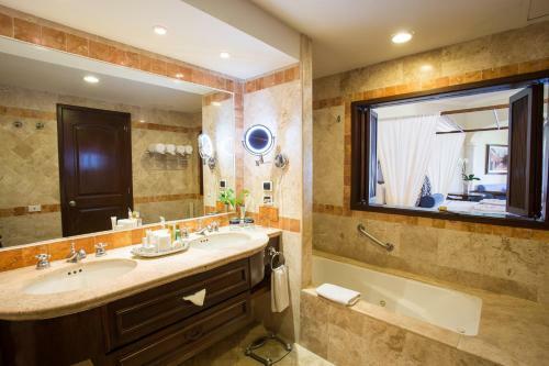 Hotel Secrets Capri Riviera Cancun All Inclusive -adults Only