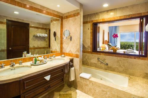 Hotel Secrets Capri Riviera Cancun All Inclusive -adults Only