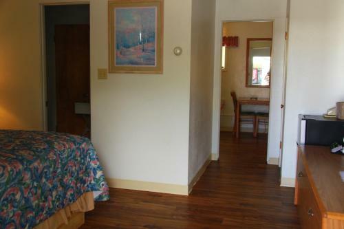 Sunrise Motor Inn