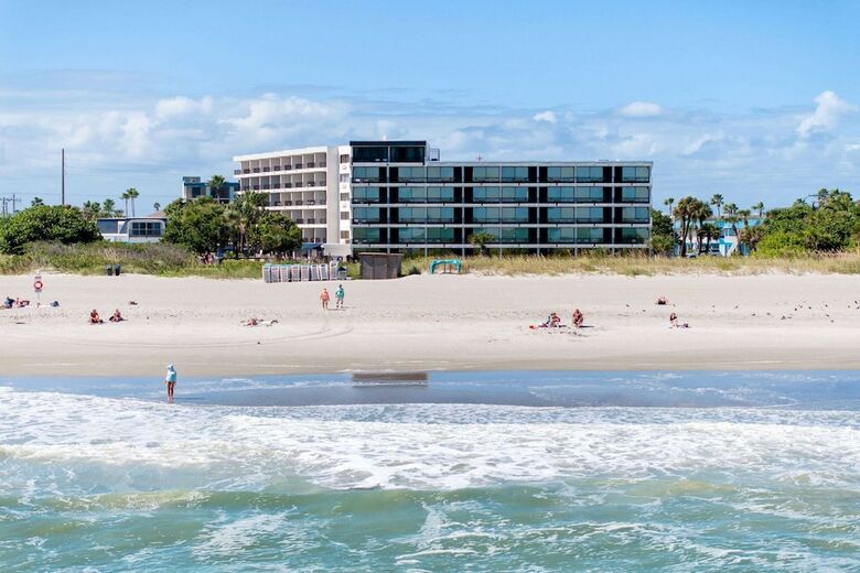 Hotel La Quinta Inn & Suites Cocoa Beach Oceanfront