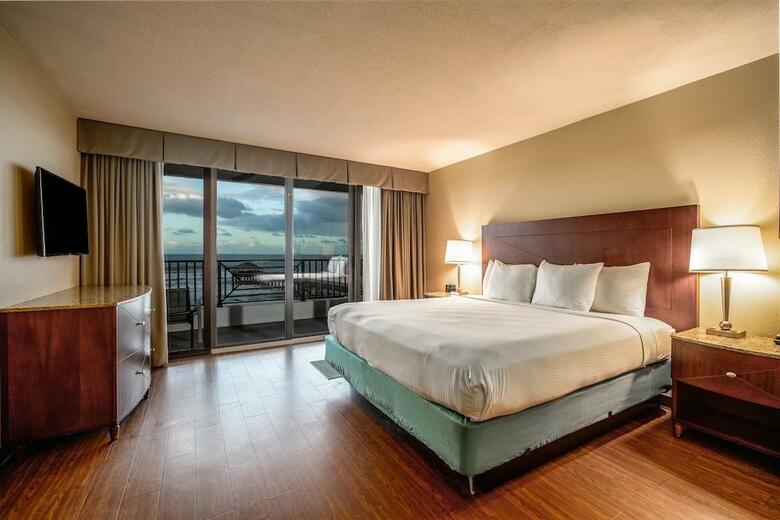 Hotel La Quinta Inn & Suites Cocoa Beach Oceanfront