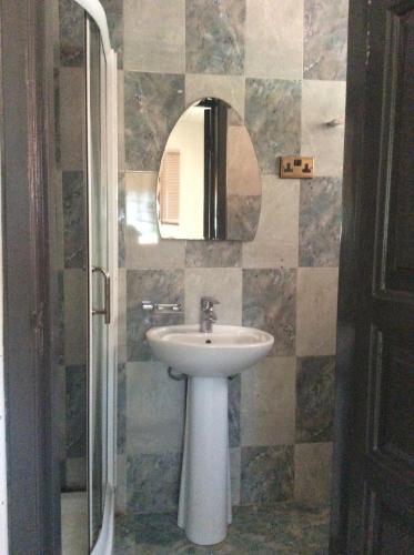 Hostal East Airport Suite 2