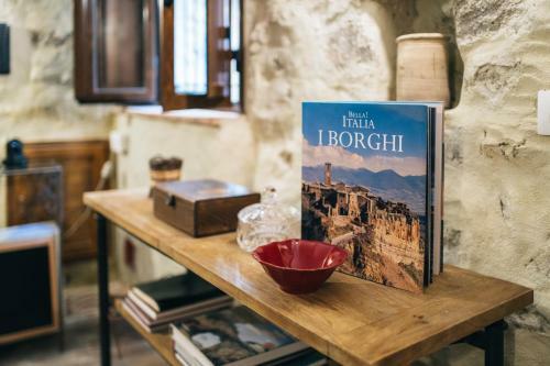 Hostal Perla Del Borgo Bed And Breakfast