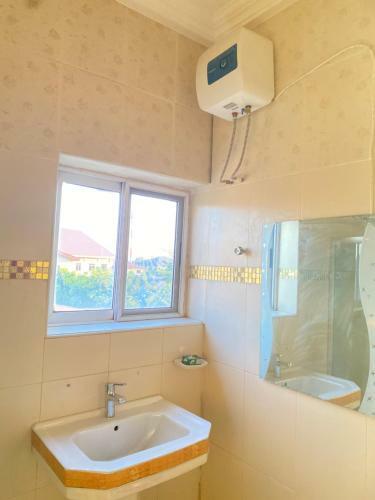 Urban Furnished Studio Apartment With A Pool
