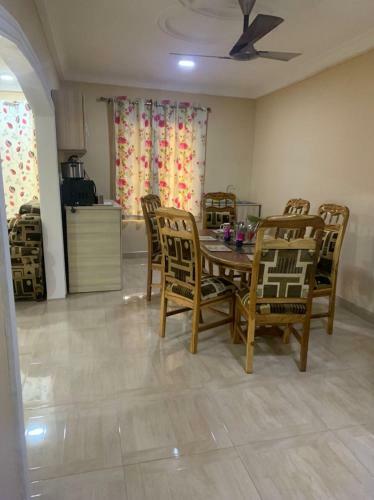 Elegantly Fully Furnished 1 Bedroom Apartment
