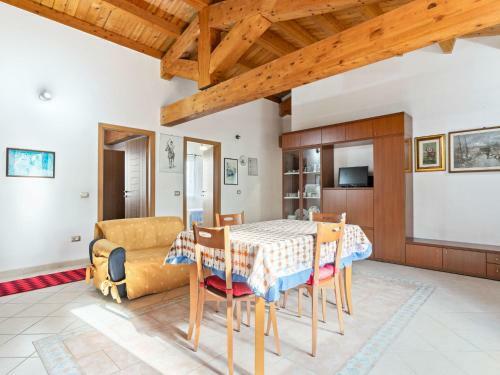 Rustic Villa In Santa Giusta With Garden