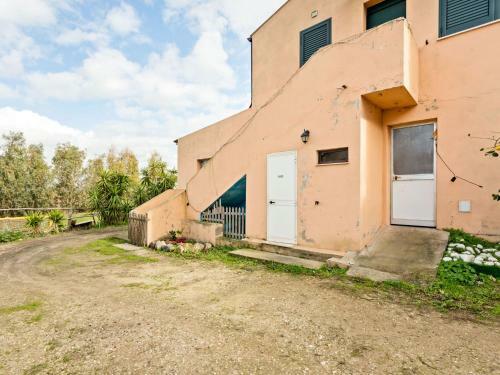 Rustic Villa In Santa Giusta With Garden