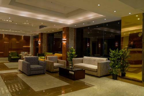 Nine Pyramids View Hotel