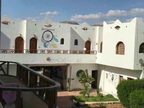 Hotel New Happy Land