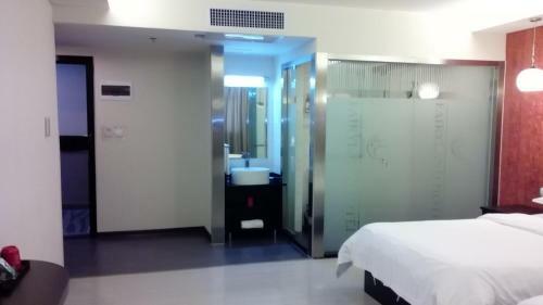 Fairyland Hotel Dongfeng Plaza