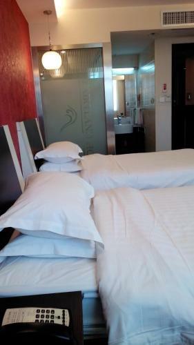 Fairyland Hotel Dongfeng Plaza