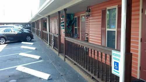 Buffalo Chip's Ranch House Motel