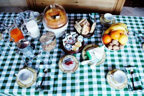 Hostal The Holiday House