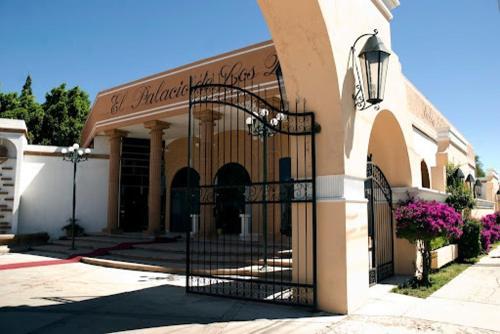Hotel Plaza Venecia