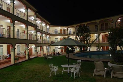 Hotel Plaza Venecia
