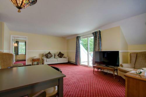 Motel Colonial Village Resort