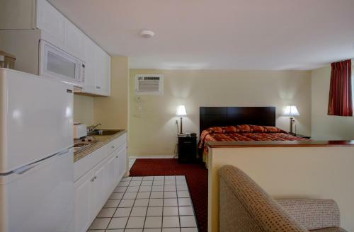 Motel Colonial Village Resort