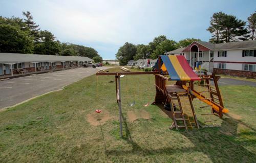 Motel Colonial Village Resort