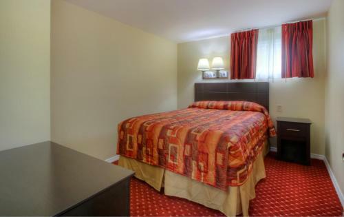 Motel Colonial Village Resort