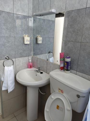 Apartamento Waridi House (w/ Swimming Pool)