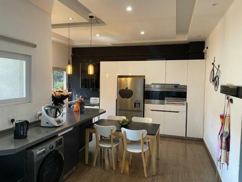 Rpm Holiday House