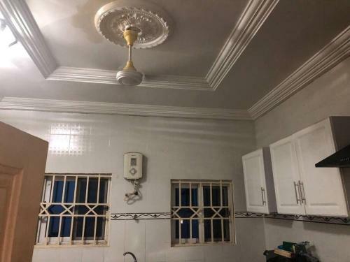 Cozy 3-bedroom Villa In Kwabenya