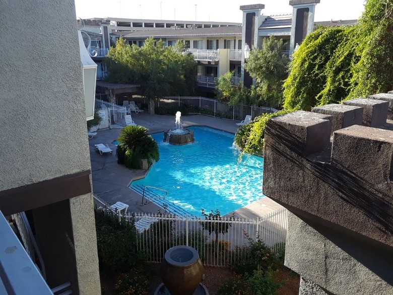 Aparthotel Manor Suites