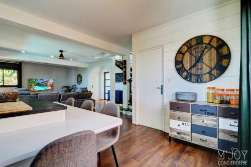 Villa Cardinal ? La Villa Aux Touches Color�es