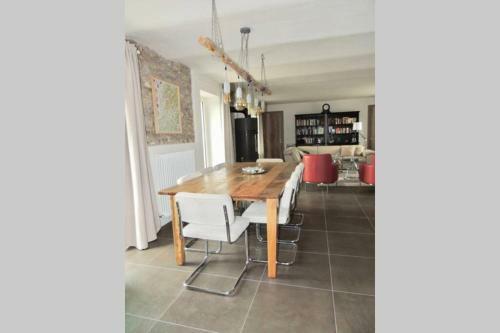 Villa Restructured House With View In The Hart Of Langhe