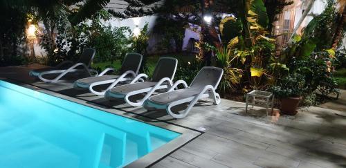 Lush Garden Villa House 2