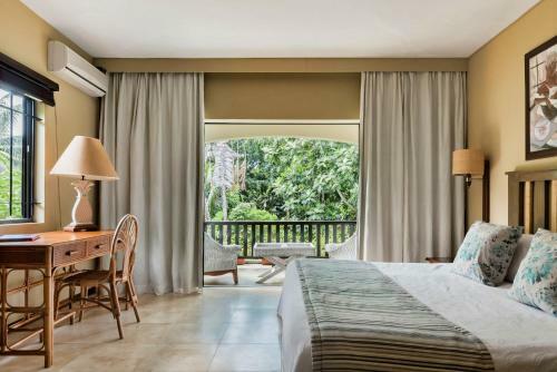 Villa Vakoa - Tranquil Villa With Lush Gardens