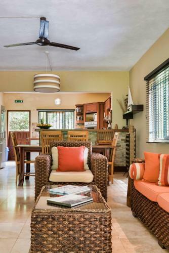 Villa Vakoa - Tranquil Villa With Lush Gardens