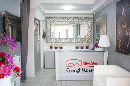 Hostal Tibur Star Guest House