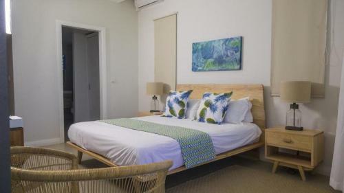 Ponton East Creek Apartment
