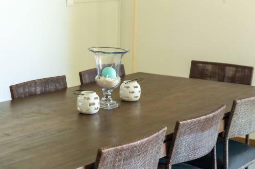 Amaranth Iii: 3 Bedroom Beachfront Apartment With Rooftop Pool