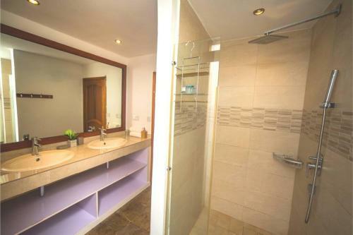 Villa Residence Alta - 3 Appartements - Piscine - Plage