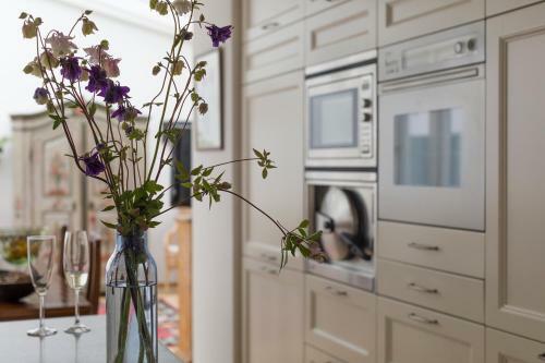 Sommavilla Apartments - Central Living