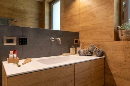 Apartamento Hostdomus - Lynx Luxury Suite