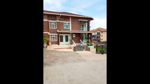 Hostal Room In Apartment - Puma Garden And Suites