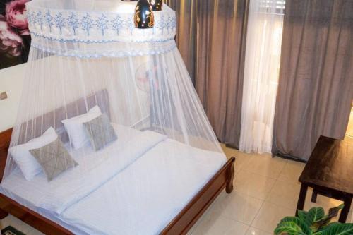 Apartamento Beautiful 4 Bedroom Home With Free Parking.