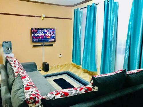 Naka Breeze Lake View Apartment With Wifi/netflix