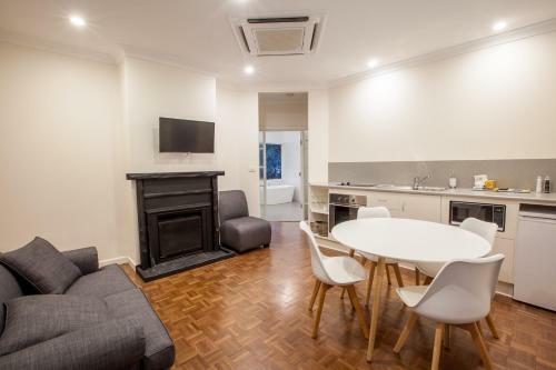 Aparthotel Chaff Mill Village Apartments
