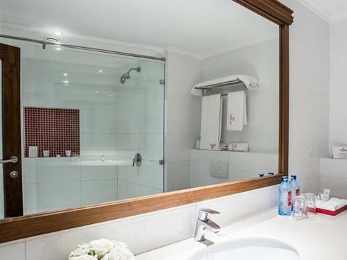 Hostal Room In Bb - Prideinn Flamingo Beach Resort Spa