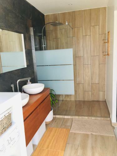 Apartamento S�duisant Cocon Neuf, Centr� � L'est De L'ile.